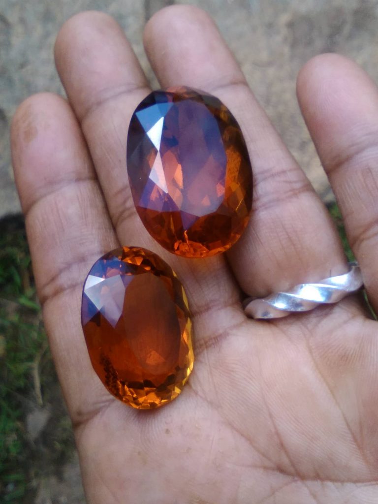 Citrines chauffées artificiellement