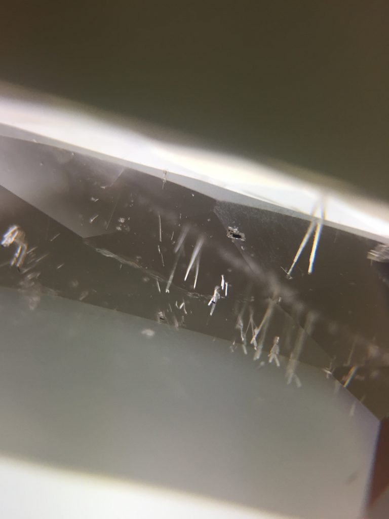 Kunzite cavités de croissances