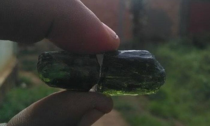 Cristaux de Kornerupine